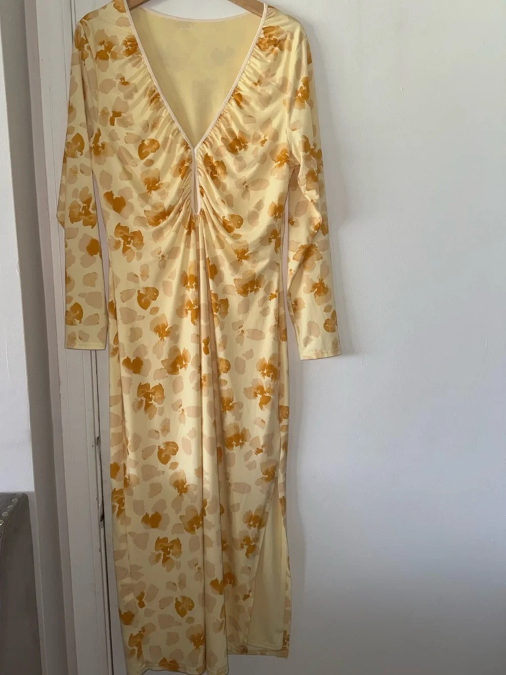 New Abercrombie & Fitch floral dress fe keyhole cutout and a side slit Sz XL